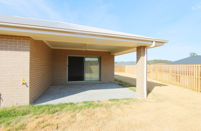 3 Buchanen Street BOYNE ISLAND 11