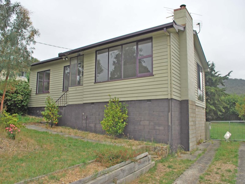 3 Burgan Circle CHIGWELL 1