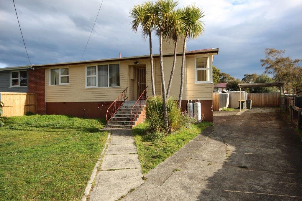 3 Bycool Circle CHIGWELL 1