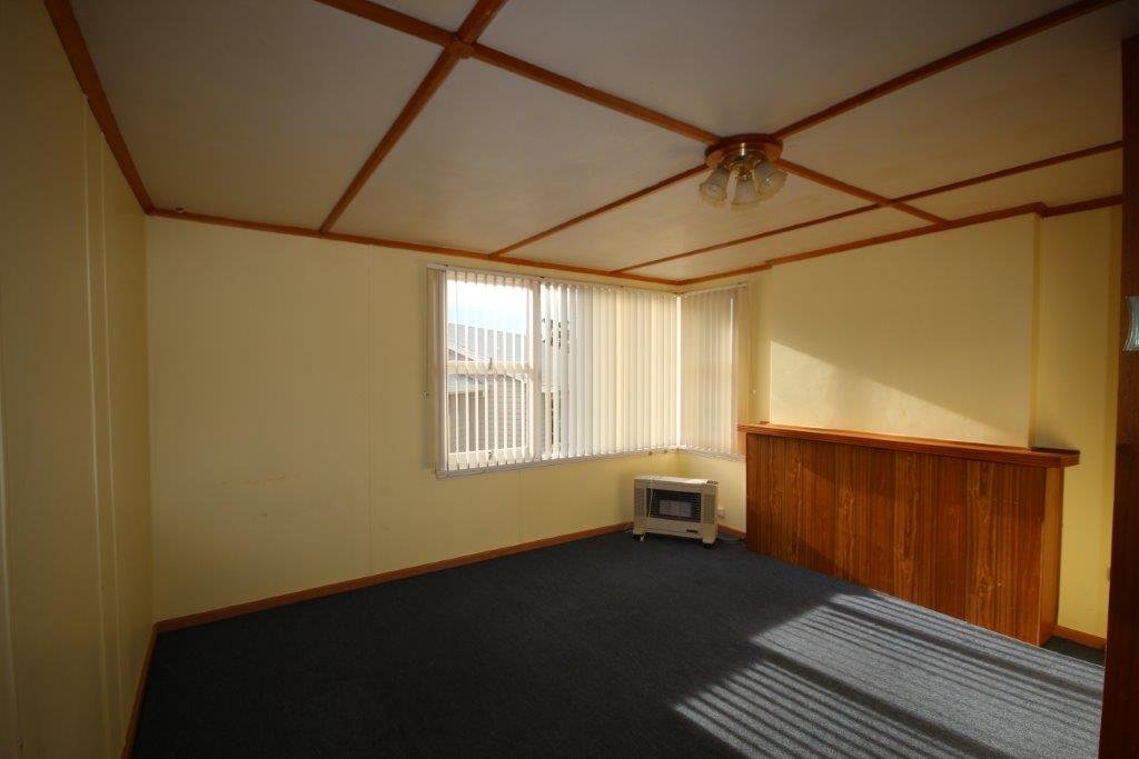 3 Bycool Circle CHIGWELL 2