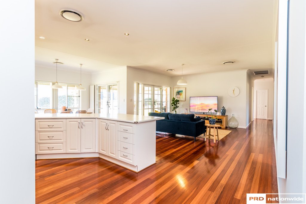 3 Cameron Avenue TAMWORTH 5