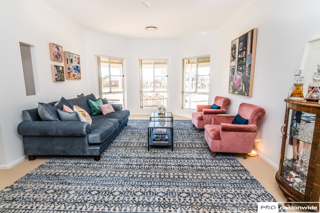 3 Cameron Avenue TAMWORTH 11