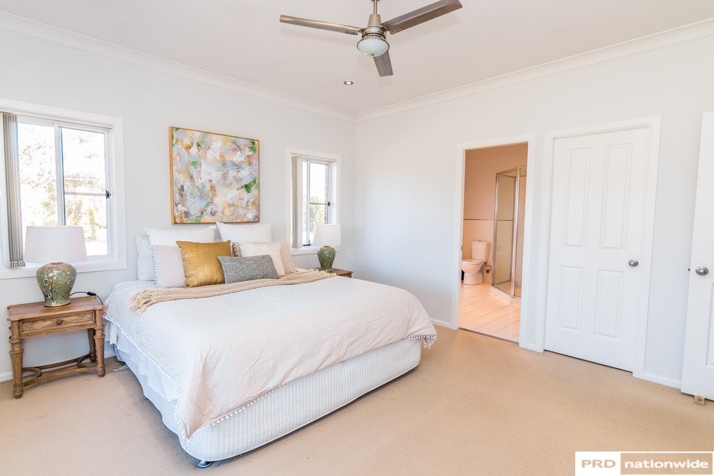 3 Cameron Avenue TAMWORTH 14