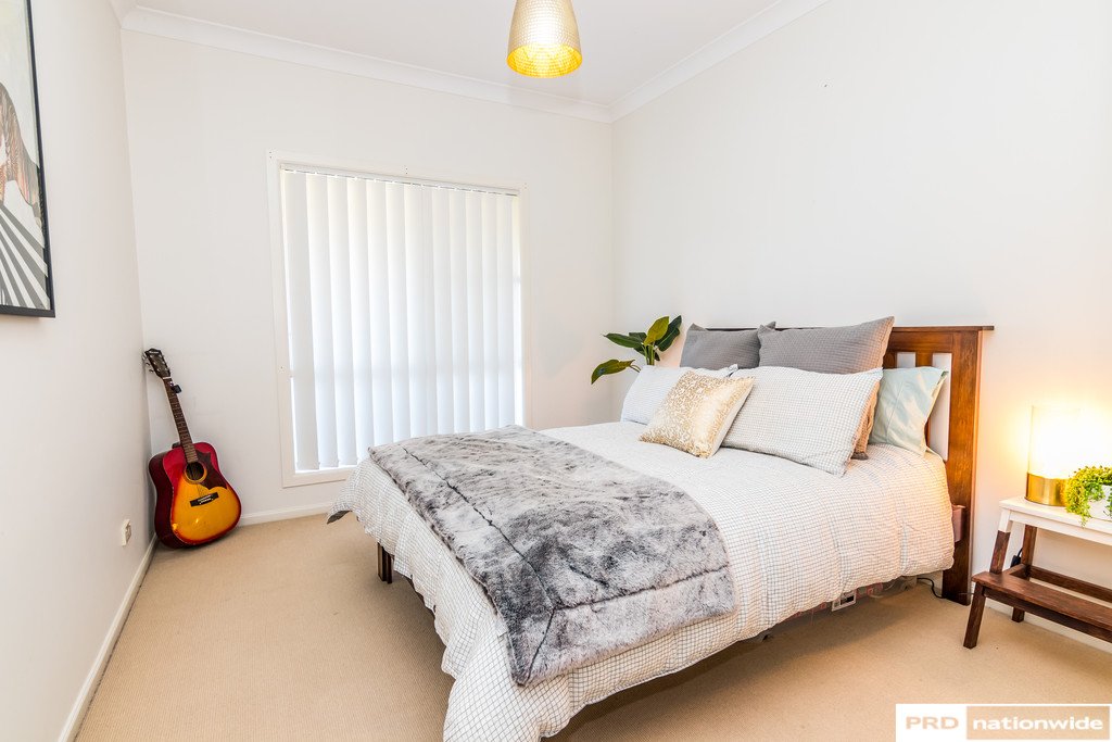3 Cameron Avenue TAMWORTH 18