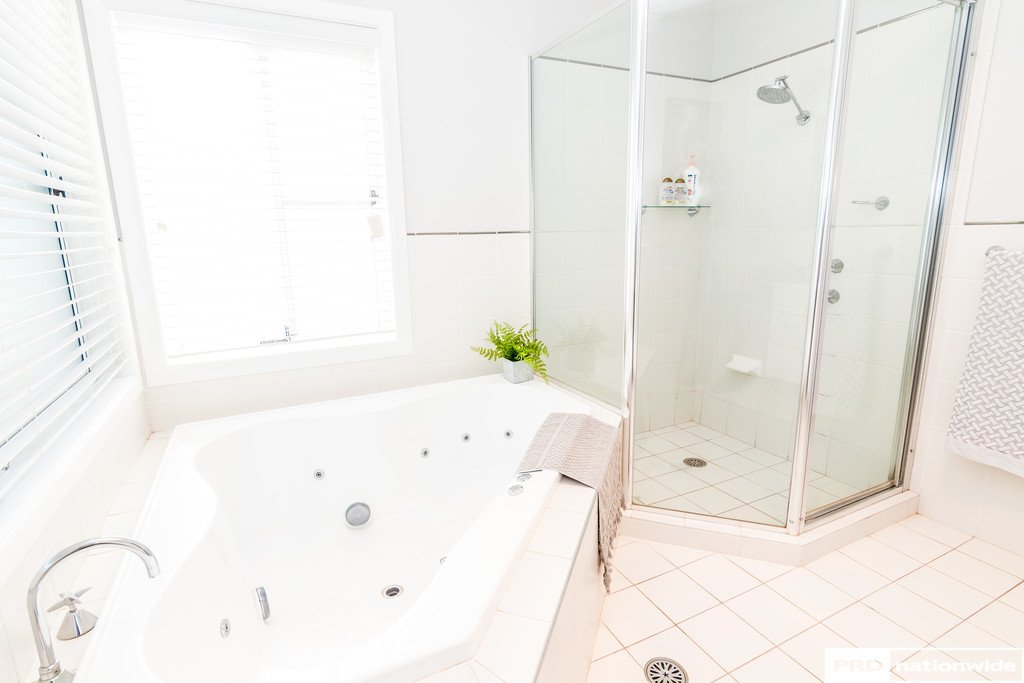 3 Cameron Avenue TAMWORTH 21