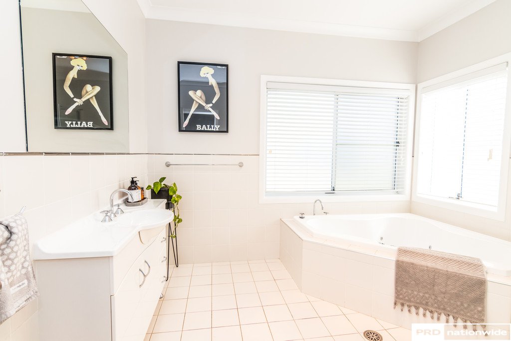 3 Cameron Avenue TAMWORTH 22