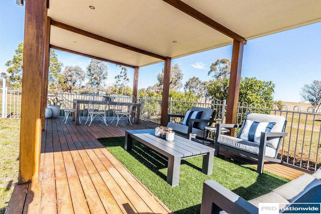 3 Cameron Avenue TAMWORTH 26