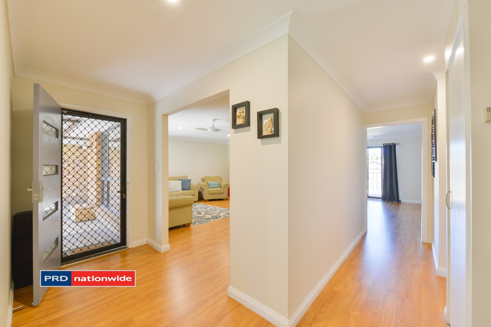 3 Camira Crescent TAMWORTH 9