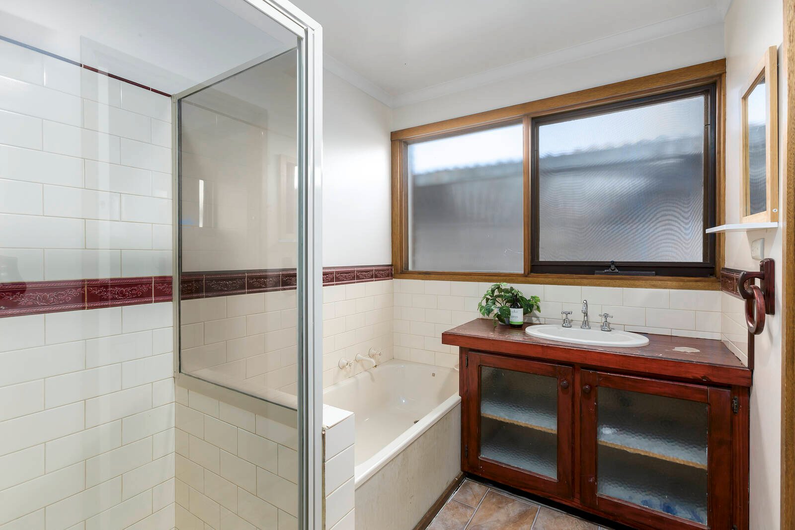 Real Estate and Property in 3 Caralee Court, Ocean Grove, VIC