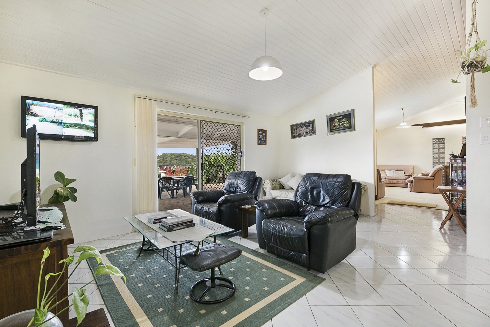 3 Carapook Crescent TALLEBUDGERA 9