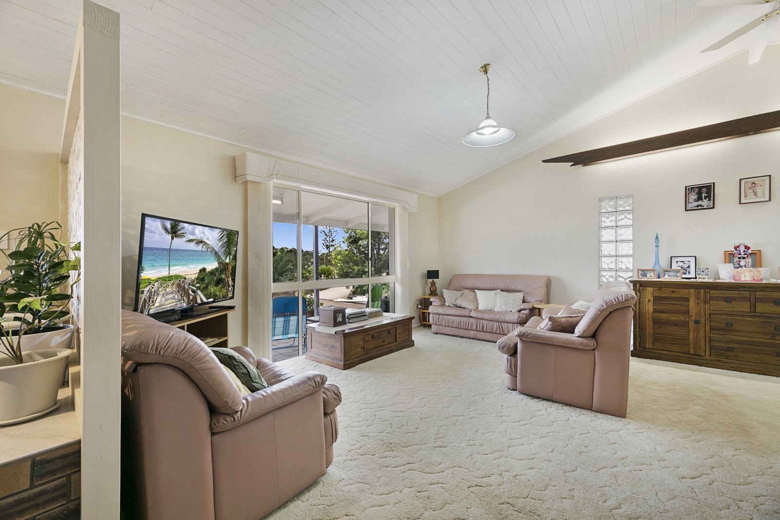 3 Carapook Crescent TALLEBUDGERA 10