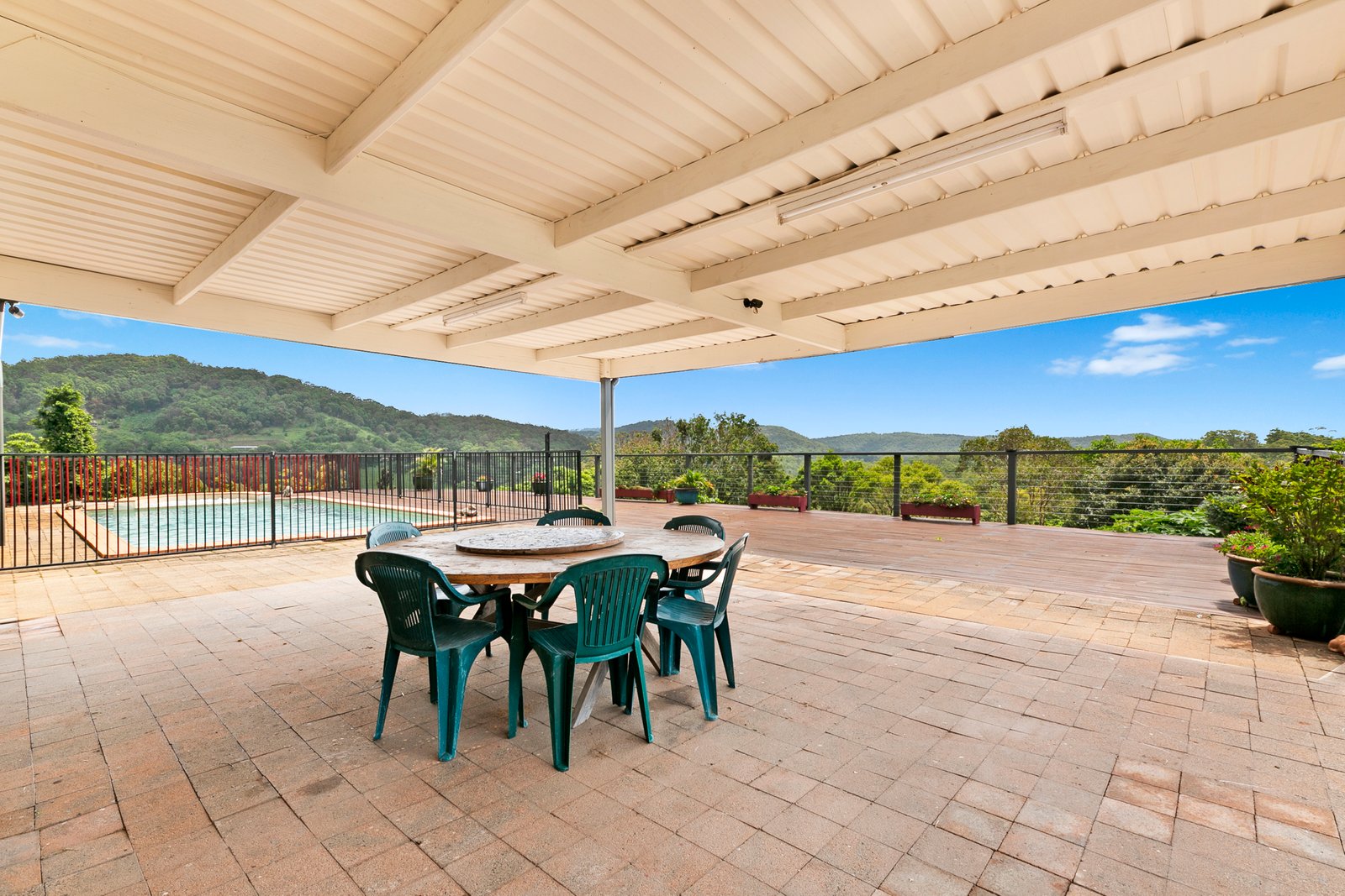 3 Carapook Crescent TALLEBUDGERA 12