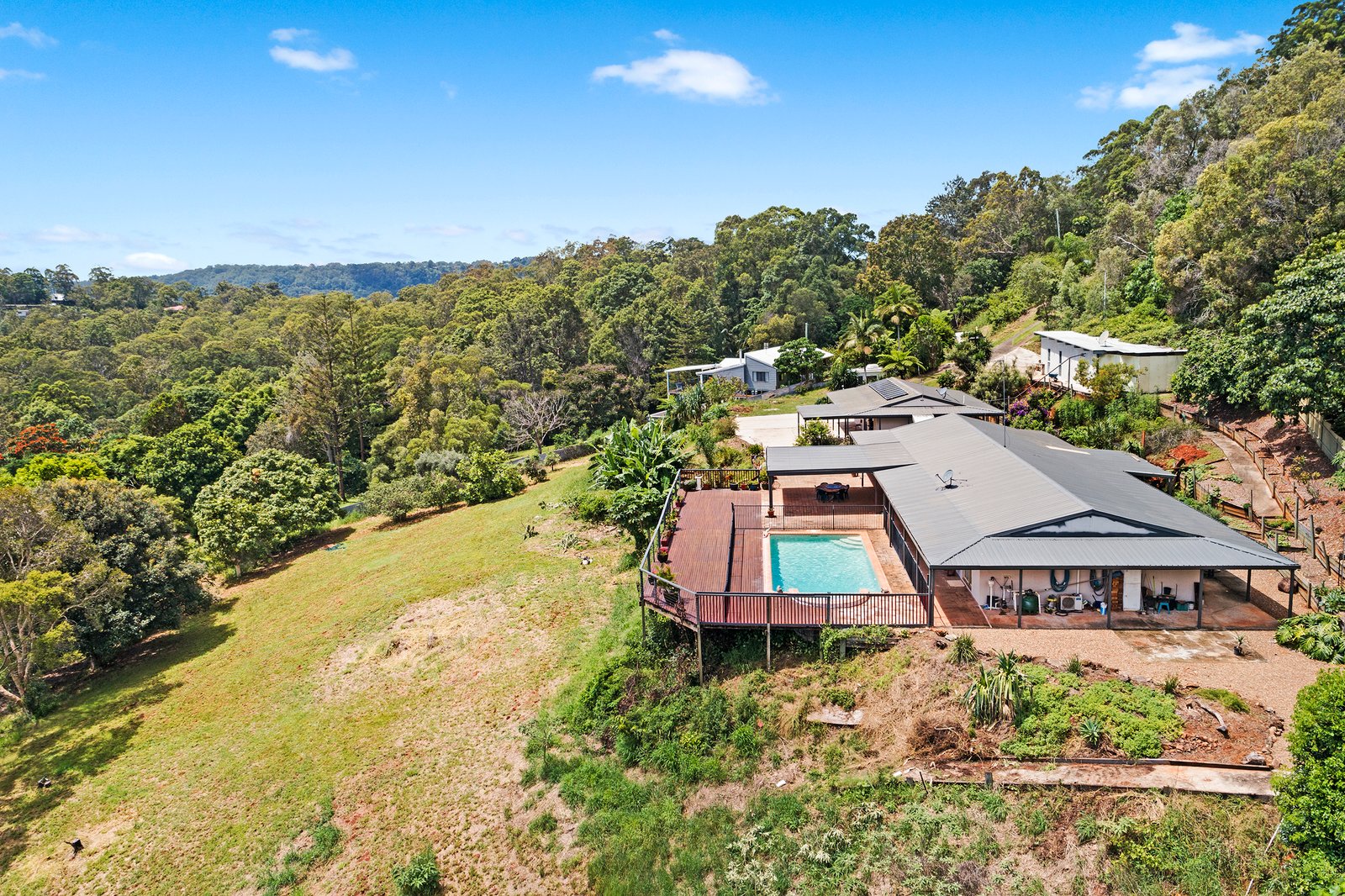 3 Carapook Crescent TALLEBUDGERA 23