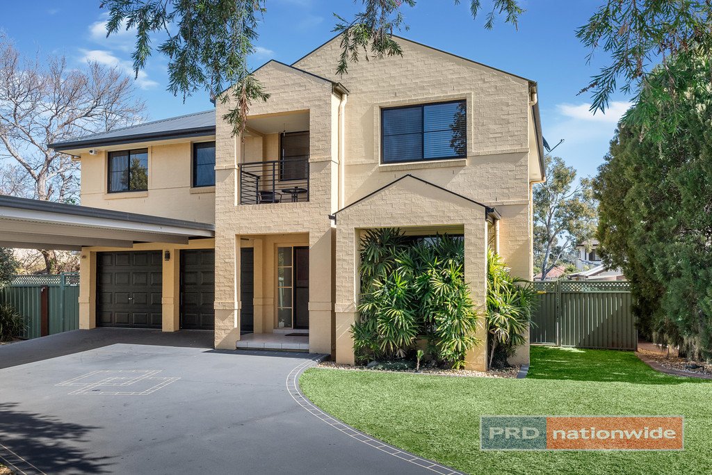 3 Carlowrie Crescent EAST HILLS 1