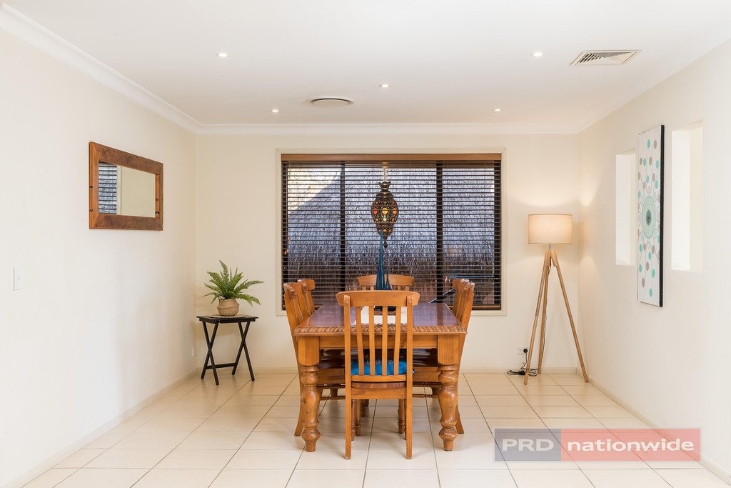3 Carlowrie Crescent EAST HILLS 3