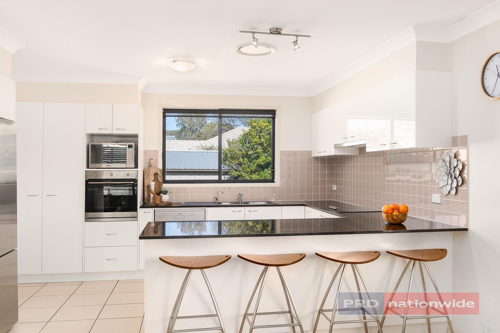 3 Carlowrie Crescent EAST HILLS 5