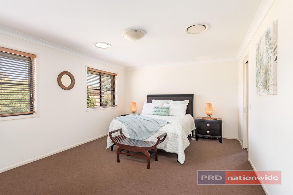 3 Carlowrie Crescent EAST HILLS 6