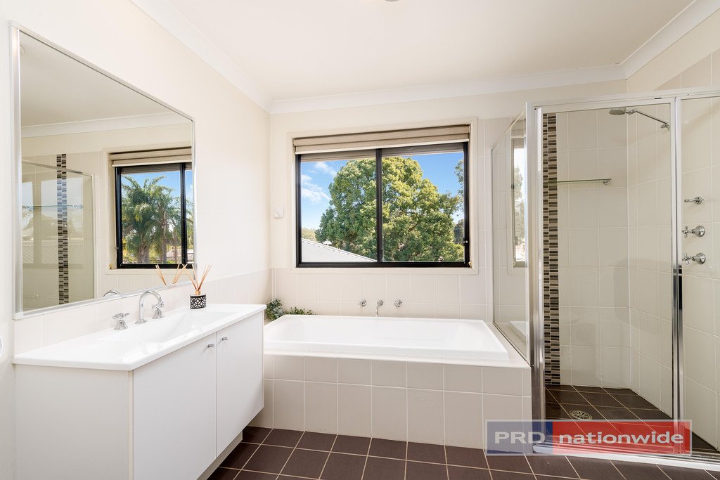 3 Carlowrie Crescent EAST HILLS 7