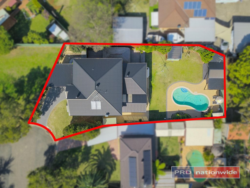 3 Carlowrie Crescent EAST HILLS 13