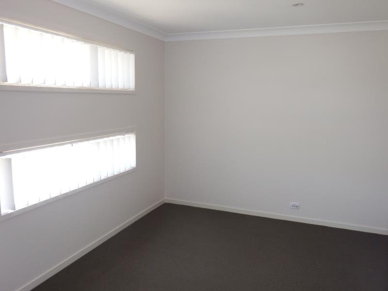3 Carnegie Place TAMWORTH 4