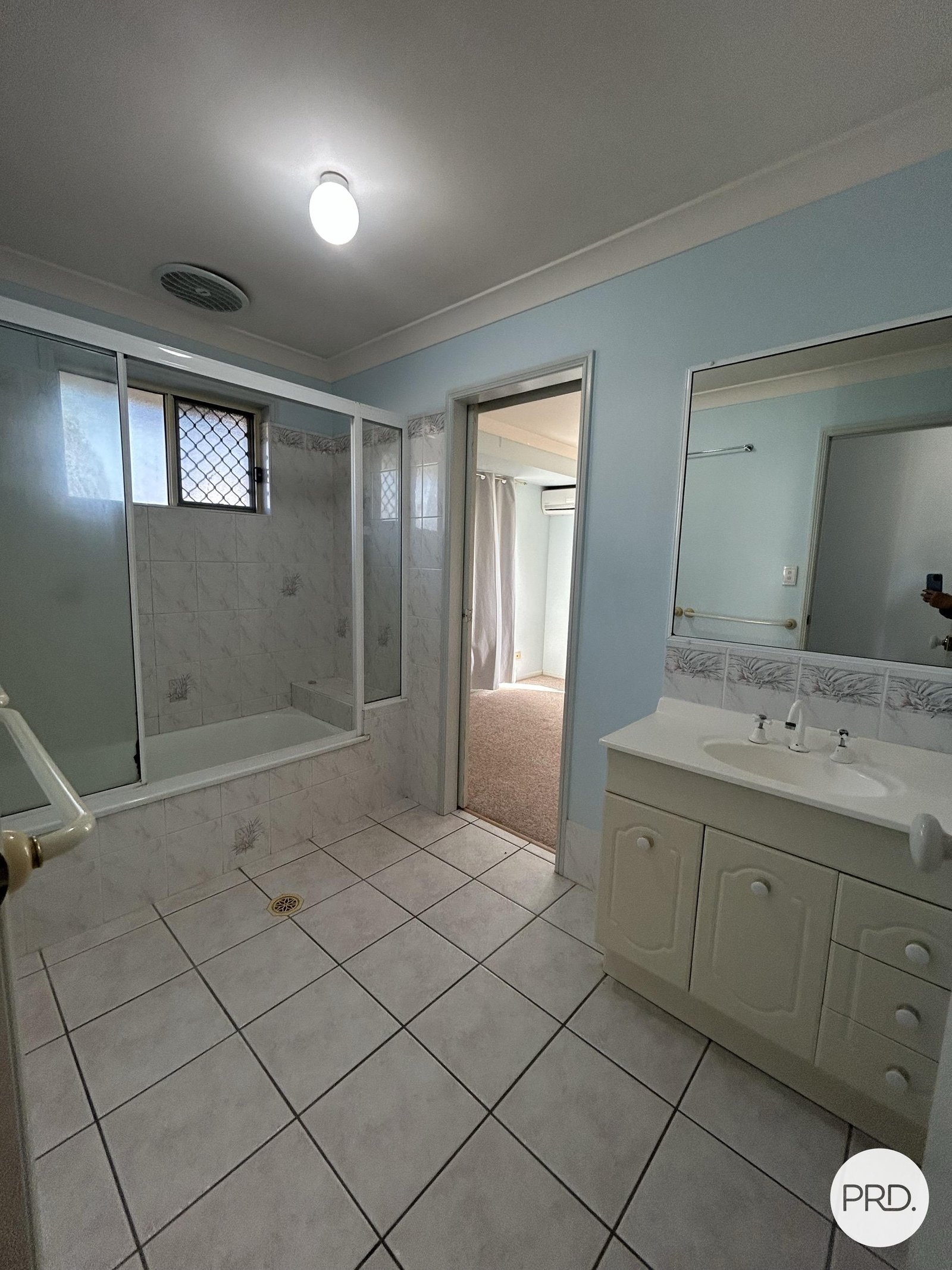 3 Cathy Court SLADE POINT 6