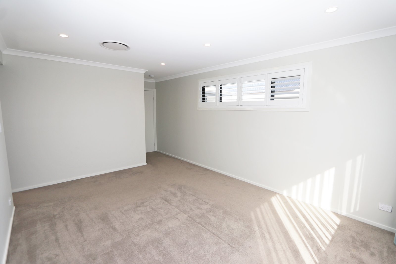 3 Celtic Way HELENSVALE 8