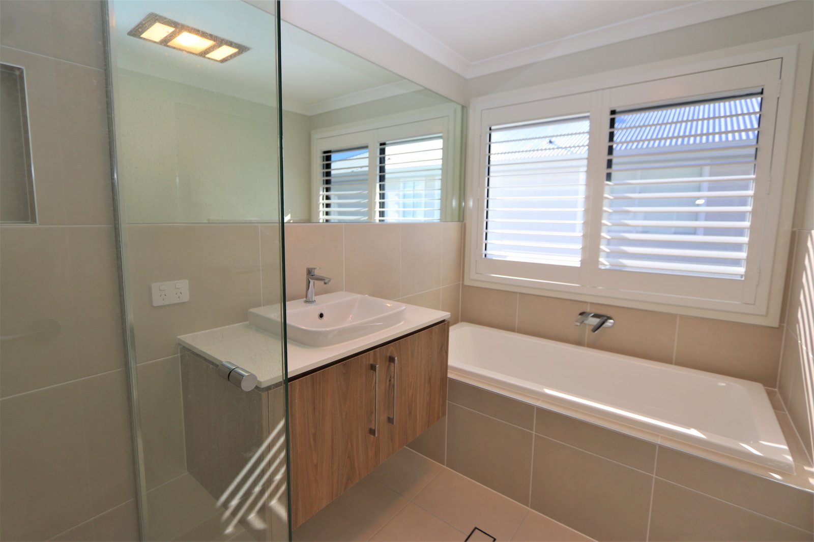 3 Celtic Way HELENSVALE 18
