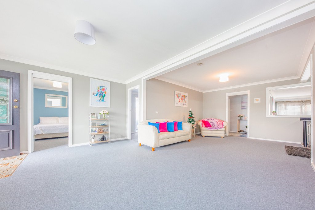3 Cessnock Rd  WESTON 2