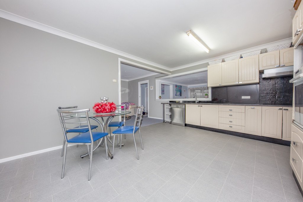 3 Cessnock Rd  WESTON 10