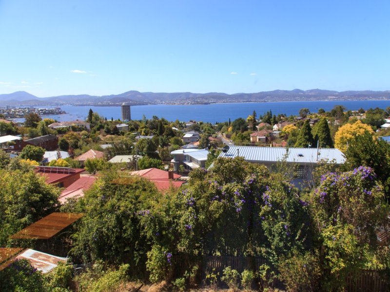 3 Cheverton Parade SANDY BAY 1