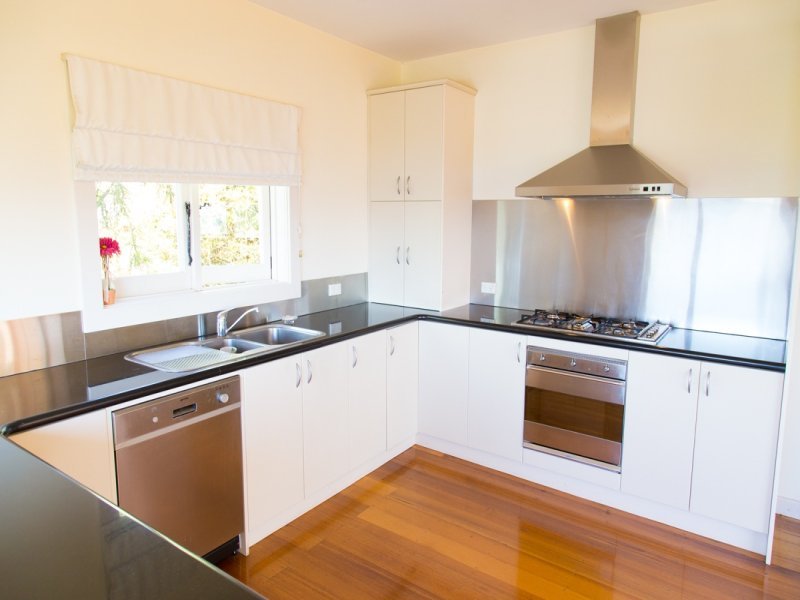 3 Cheverton Parade SANDY BAY 2