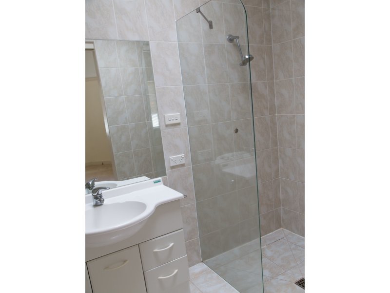 3 Cheverton Parade SANDY BAY 8
