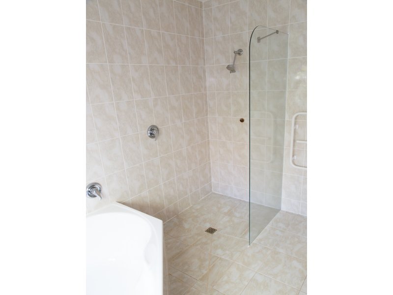 3 Cheverton Parade SANDY BAY 11