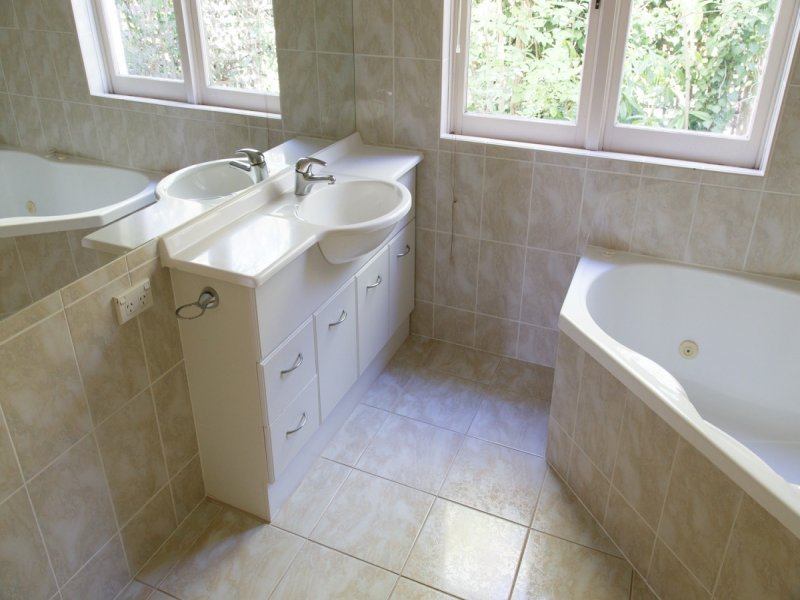 3 Cheverton Parade SANDY BAY 13