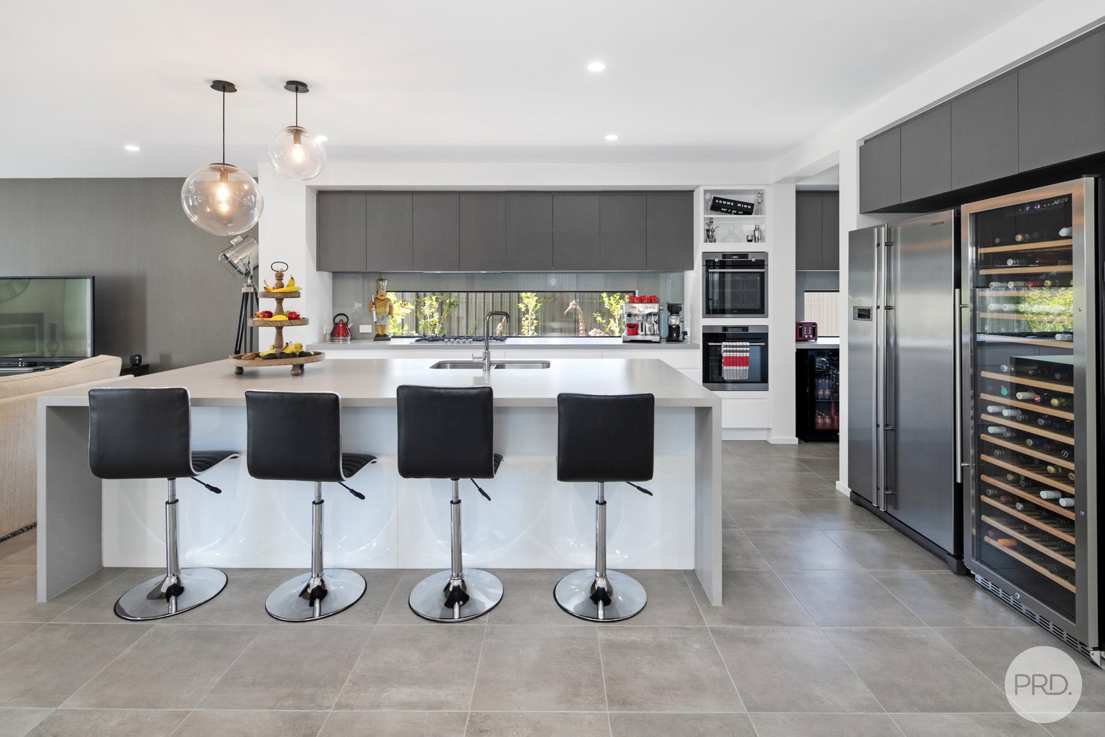 3 Cinnamon Drive LAKE GARDENS 4