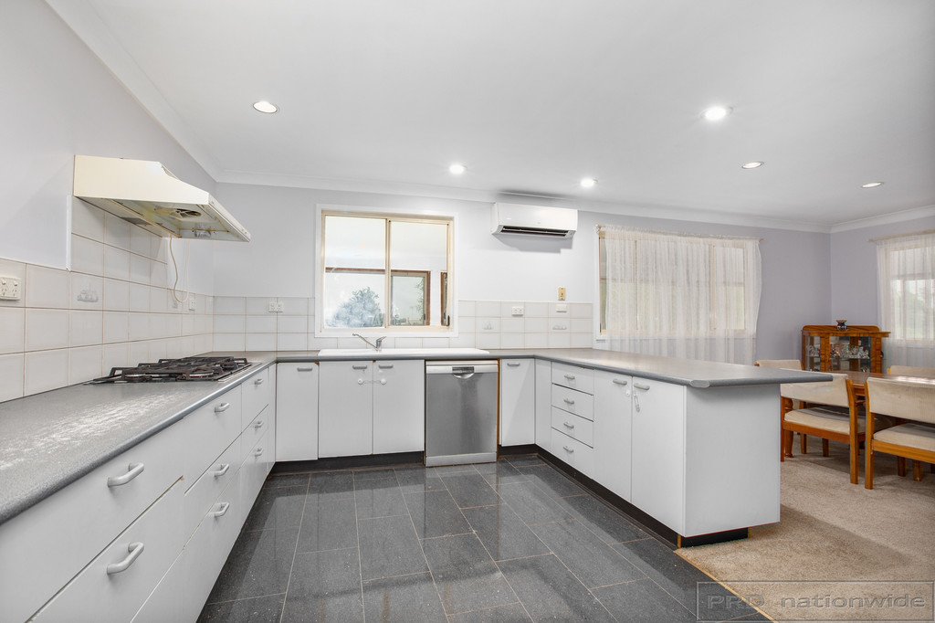 3 Clayton Crescent RUTHERFORD 9