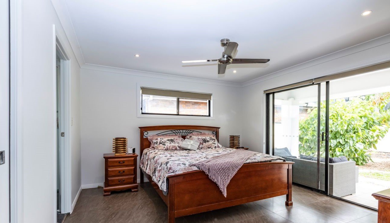 3 Collins Crescent BENOWA 8
