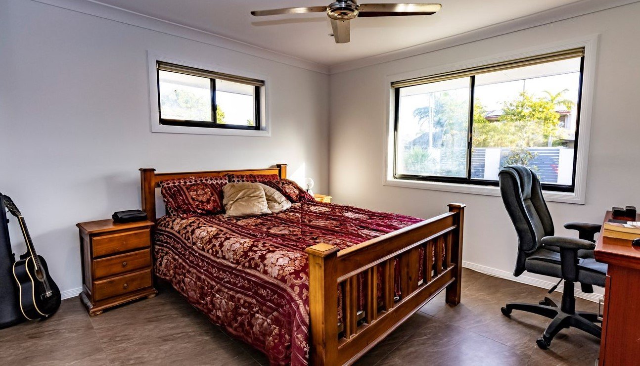 3 Collins Crescent BENOWA 9