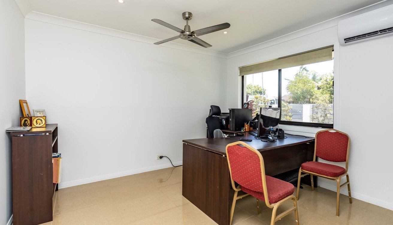 3 Collins Crescent BENOWA 12