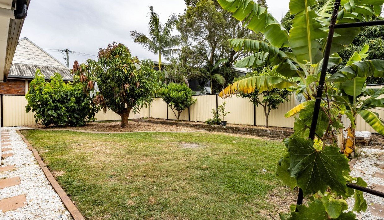 3 Collins Crescent BENOWA 15