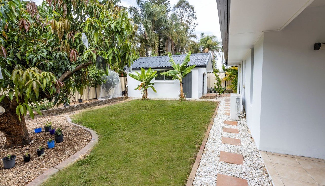 3 Collins Crescent BENOWA 18