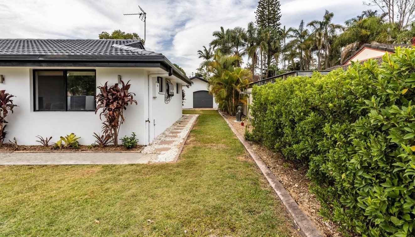 3 Collins Crescent BENOWA 20