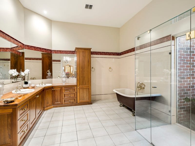 Real Estate and Property in 3 Concord Rise, Templestowe, VIC