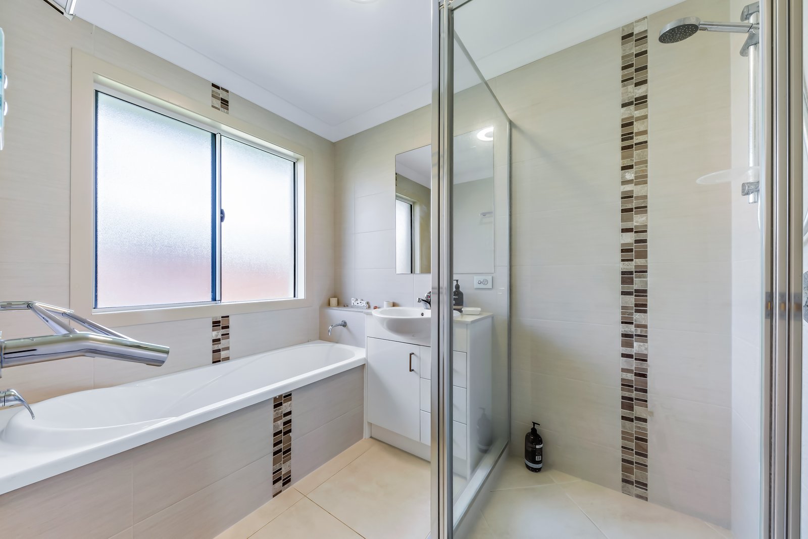 3 Corrimandle Grove CANNONVALE 13