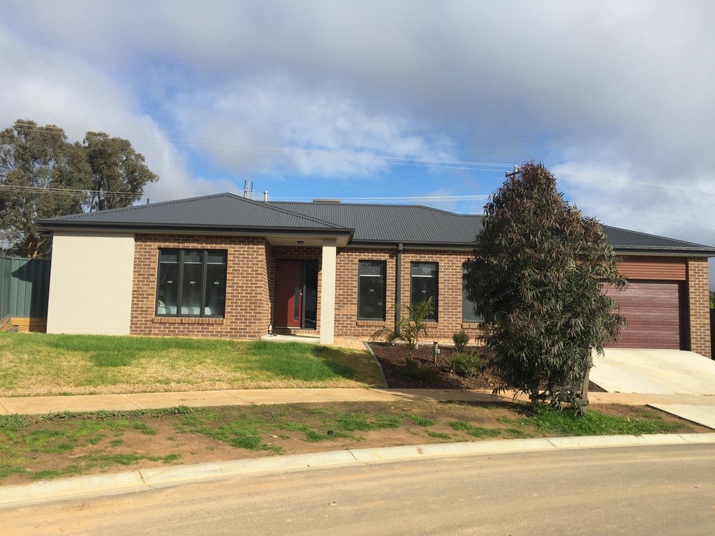 3 Courage Court STRATHFIELDSAYE 1