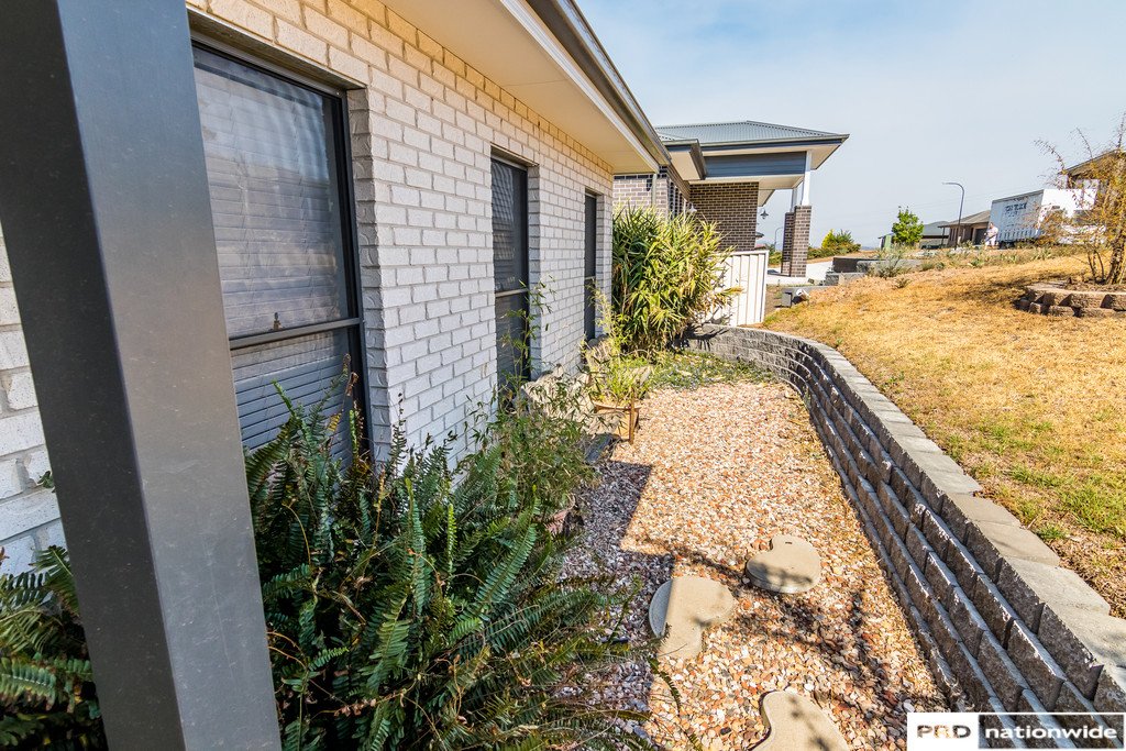 3 Currawong Drive TAMWORTH 2