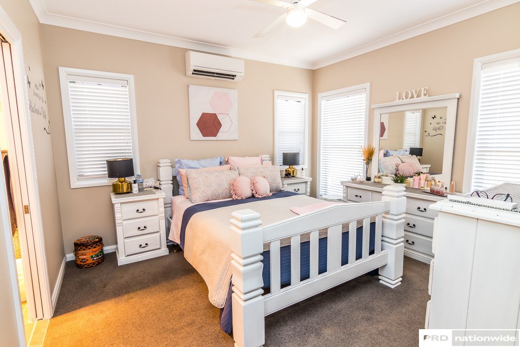 3 Currawong Drive TAMWORTH 5