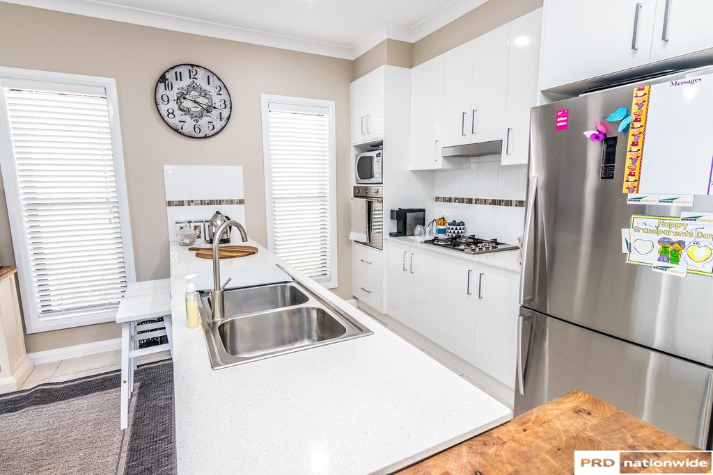 3 Currawong Drive TAMWORTH 11