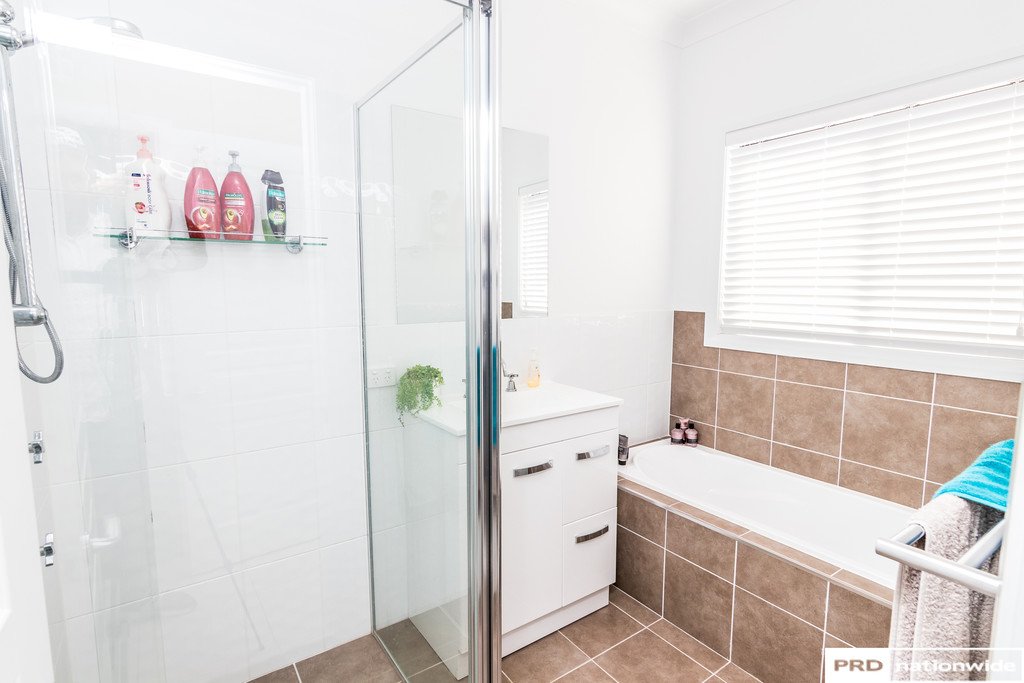 3 Currawong Drive TAMWORTH 15