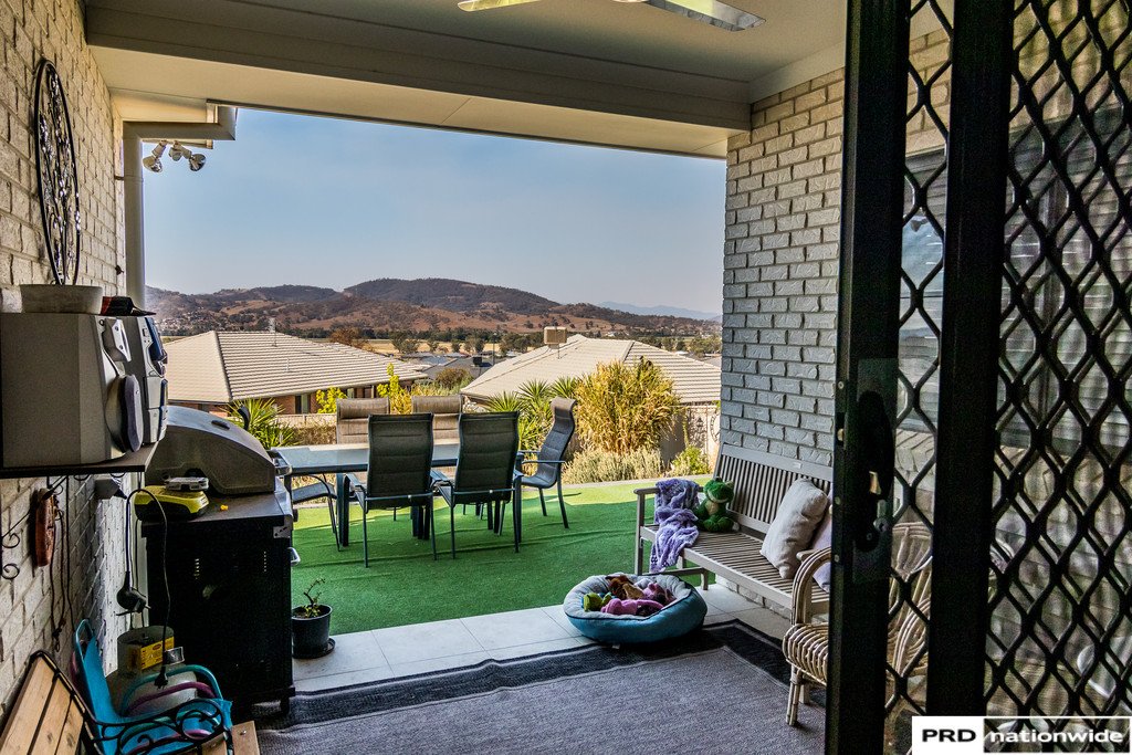 3 Currawong Drive TAMWORTH 16